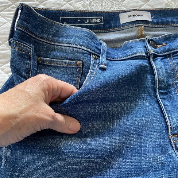 Sonoma Girlfriend Jeans Medium Wash Distressing and Holes Mid Rise Size 8 - Picture 9 of 13